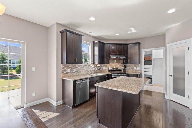 7989 S River COURT, Franklin, WI 53132