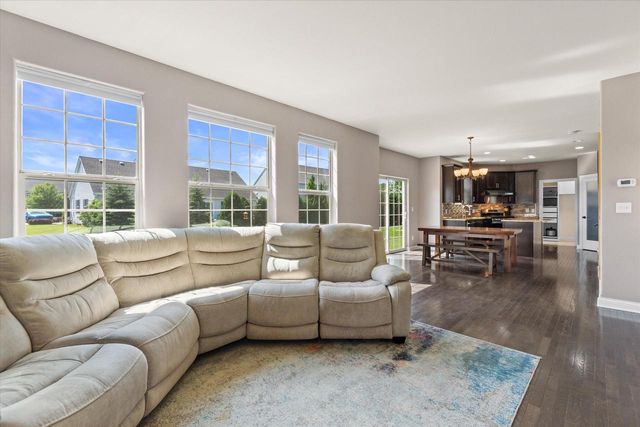 7989 S River COURT, Franklin, WI 53132