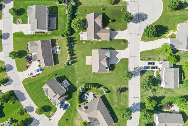 7989 S River COURT, Franklin, WI 53132