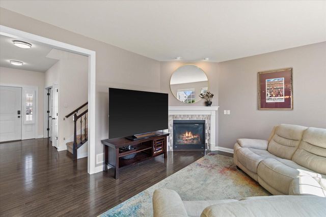 7989 S River COURT, Franklin, WI 53132