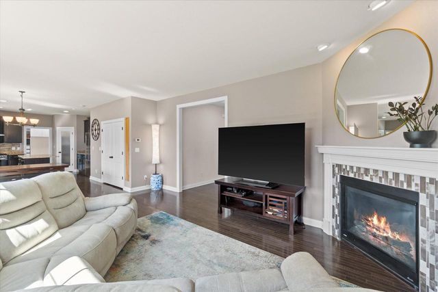 7989 S River COURT, Franklin, WI 53132