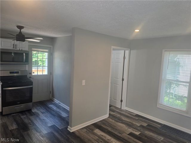 2250 4th Street SW, Akron, OH 44314