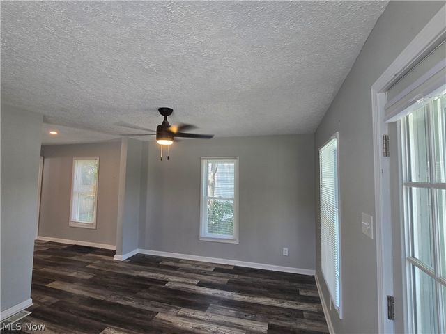 2250 4th Street SW, Akron, OH 44314