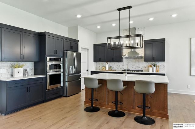 5915 N 169 Street, Omaha, NE 68116