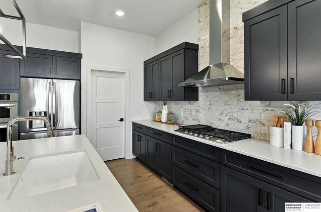 5915 N 169 Street, Omaha, NE 68116