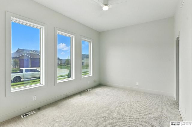 5915 N 169 Street, Omaha, NE 68116