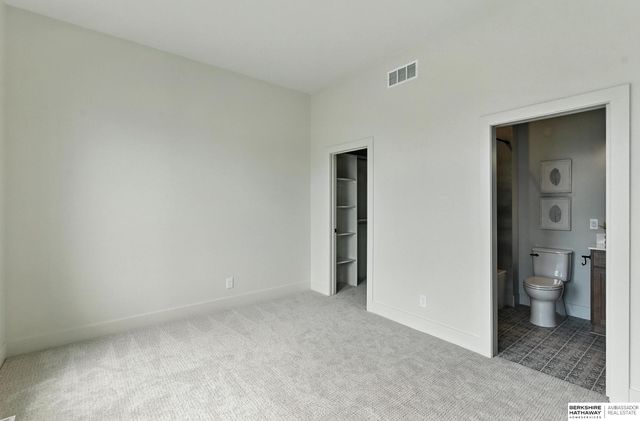 5915 N 169 Street, Omaha, NE 68116