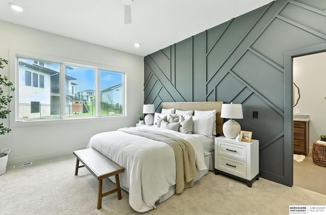 5915 N 169 Street, Omaha, NE 68116