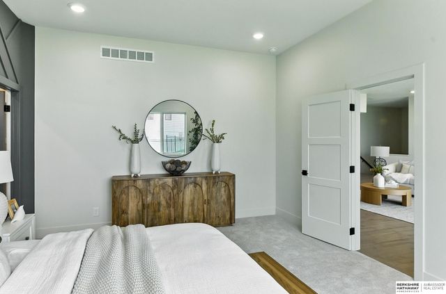 5915 N 169 Street, Omaha, NE 68116