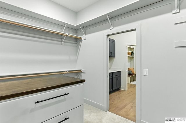 5915 N 169 Street, Omaha, NE 68116