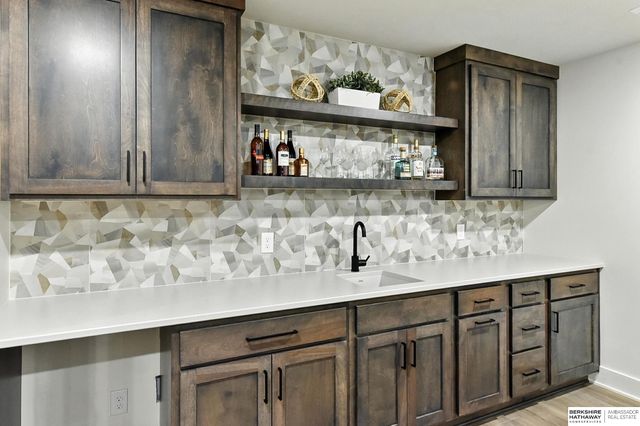 5915 N 169 Street, Omaha, NE 68116