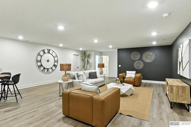 5915 N 169 Street, Omaha, NE 68116