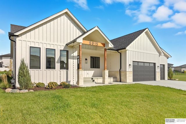 5915 N 169 Street, Omaha, NE 68116