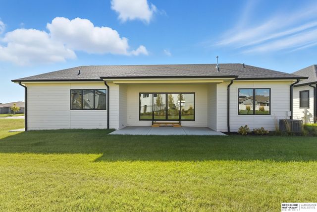 5915 N 169 Street, Omaha, NE 68116