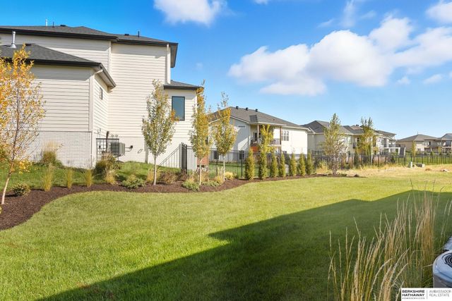 5915 N 169 Street, Omaha, NE 68116