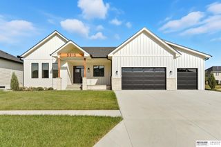 5915 N 169 Street, Omaha, NE 68116