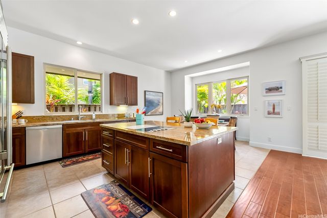 1016 Koko Uka Place, Honolulu, HI 96825