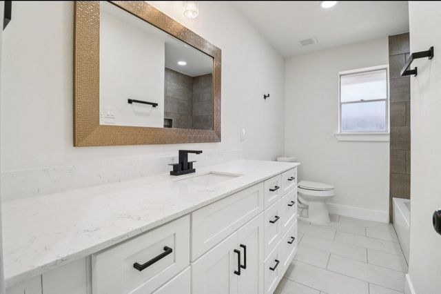 1835 E Cedar Elm Drive, Arlington, TX 76012