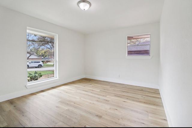 1835 E Cedar Elm Drive, Arlington, TX 76012