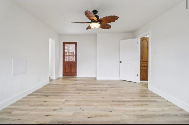 1835 E Cedar Elm Drive, Arlington, TX 76012