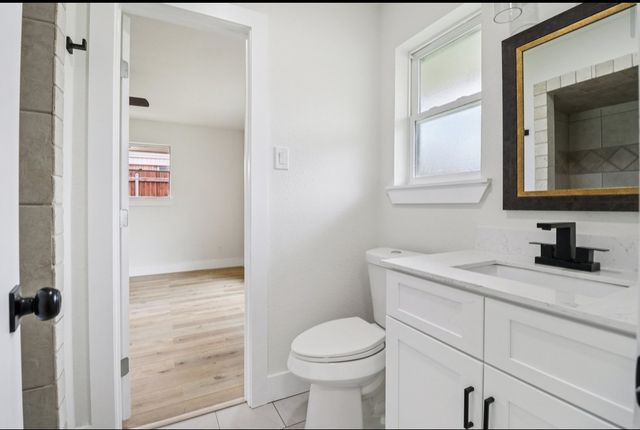 1835 E Cedar Elm Drive, Arlington, TX 76012