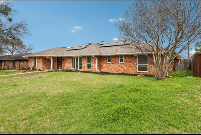 1835 E Cedar Elm Drive, Arlington, TX 76012