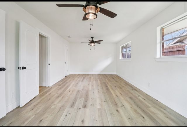 1835 E Cedar Elm Drive, Arlington, TX 76012