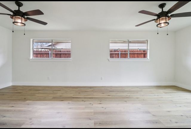 1835 E Cedar Elm Drive, Arlington, TX 76012