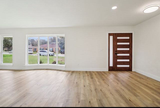 1835 E Cedar Elm Drive, Arlington, TX 76012