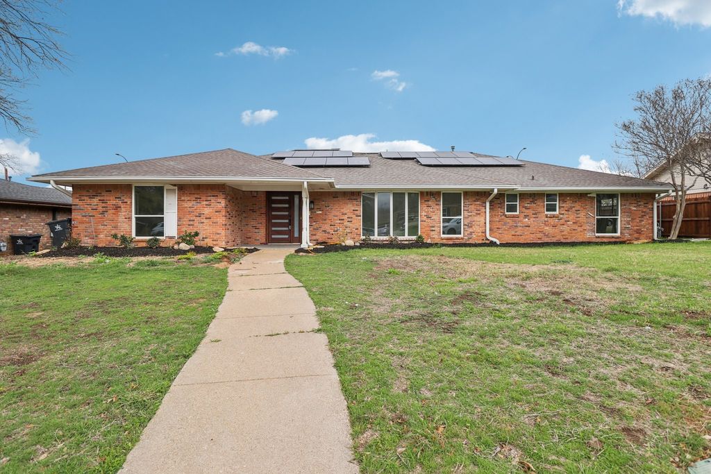 1835 E Cedar Elm Drive, Arlington, TX 76012