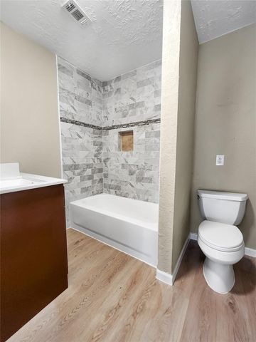 137 County Road 3431, Cleveland, TX 77327