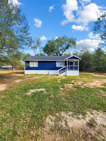 137 County Road 3431, Cleveland, TX 77327