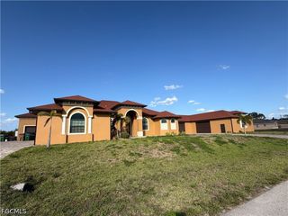 2633 NW 24th ST, Cape Coral, FL 33993