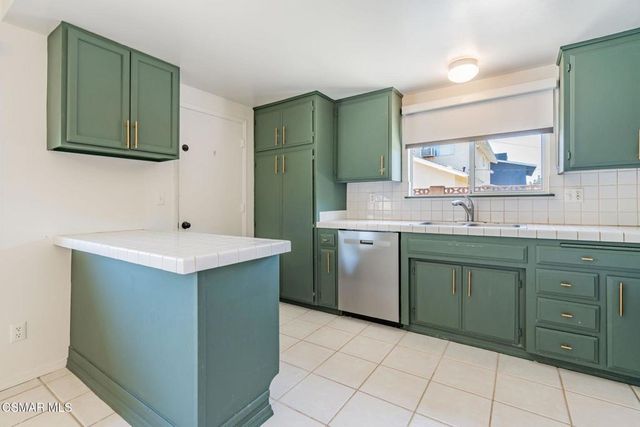 1421 Lowery Street, Simi Valley, CA 93065