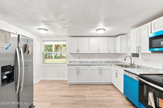 3261 TIGER HOLE Road, Jacksonville, FL 32216