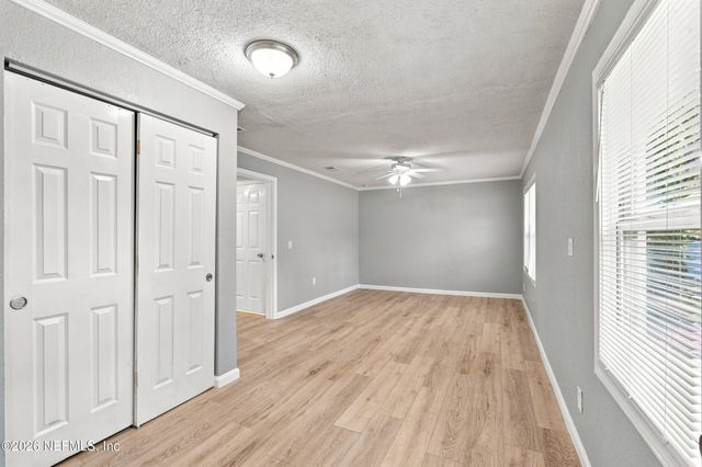 3261 TIGER HOLE Road, Jacksonville, FL 32216