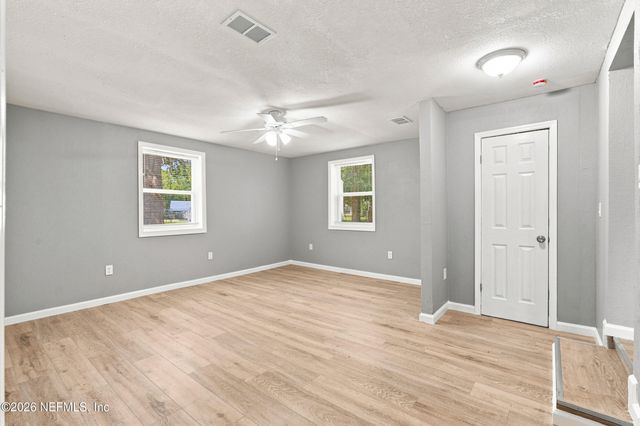 3261 TIGER HOLE Road, Jacksonville, FL 32216