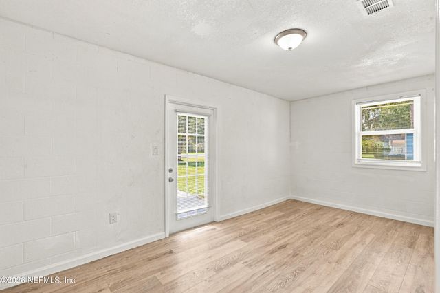 3261 TIGER HOLE Road, Jacksonville, FL 32216