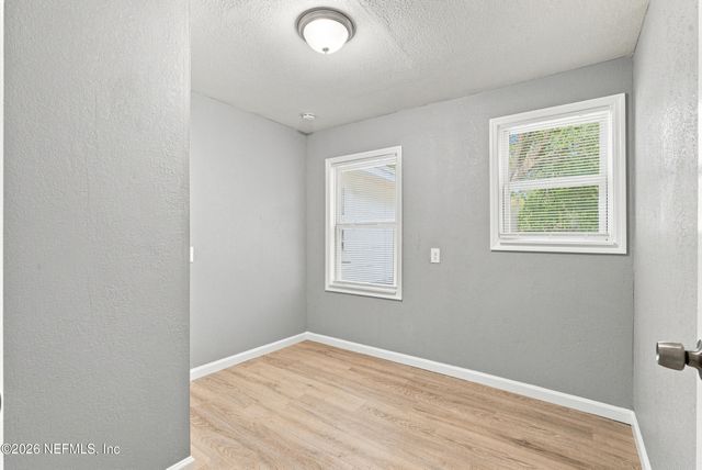3261 TIGER HOLE Road, Jacksonville, FL 32216