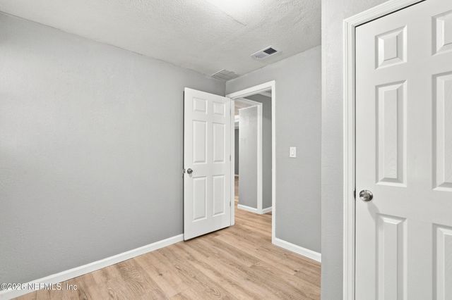 3261 TIGER HOLE Road, Jacksonville, FL 32216