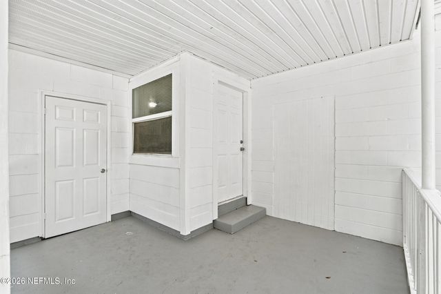 3261 TIGER HOLE Road, Jacksonville, FL 32216