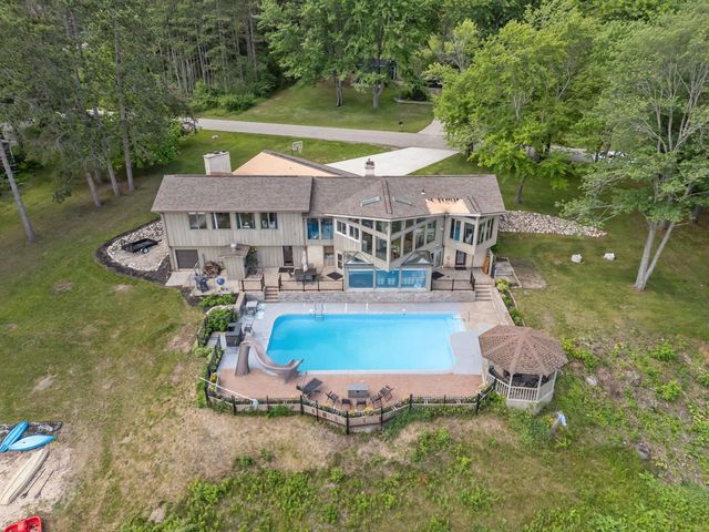 W8255 BUTTERCUP COURT, Wautoma, WI 54960