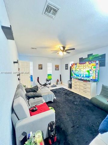 2450 NW 85th Ave A, Sunrise, FL 33322