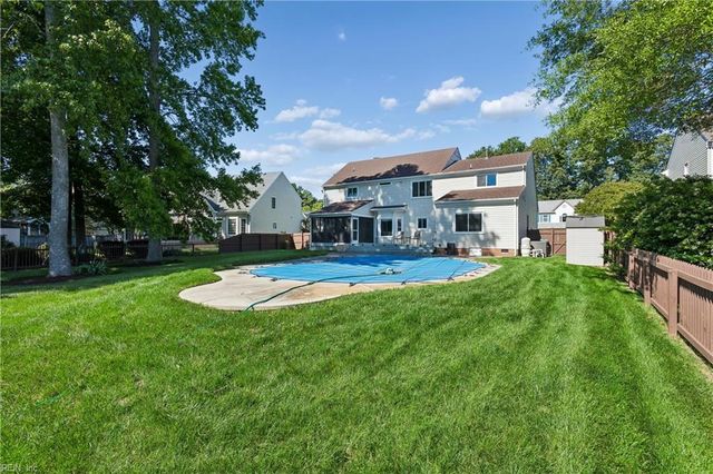 122 Rockmor LN, Yorktown, VA 23693