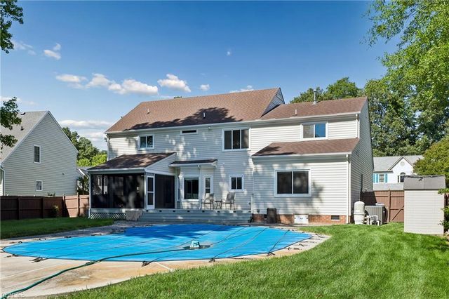 122 Rockmor LN, Yorktown, VA 23693