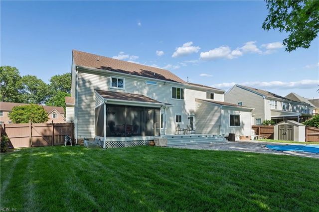 122 Rockmor LN, Yorktown, VA 23693