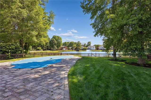 122 Rockmor LN, Yorktown, VA 23693
