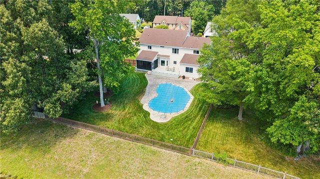 122 Rockmor LN, Yorktown, VA 23693