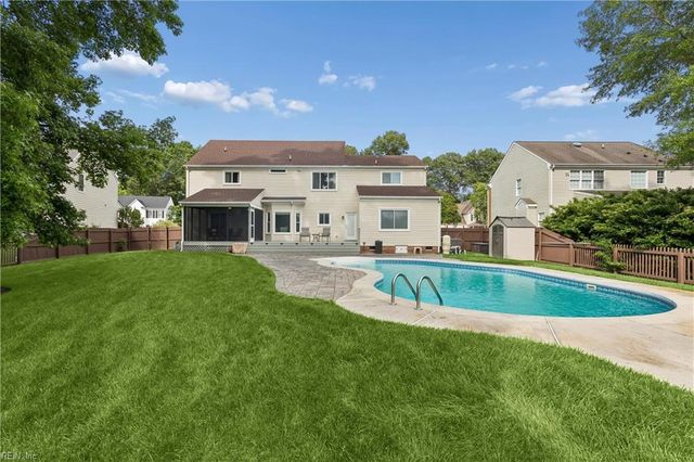 122 Rockmor LN, Yorktown, VA 23693