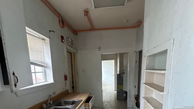 903 West Craig Pl, San Antonio, TX 78201